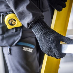 Knitted gloves