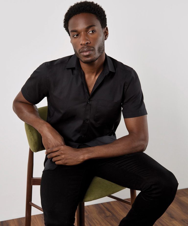 Poplin shirt short-sleeved (tailored fit)