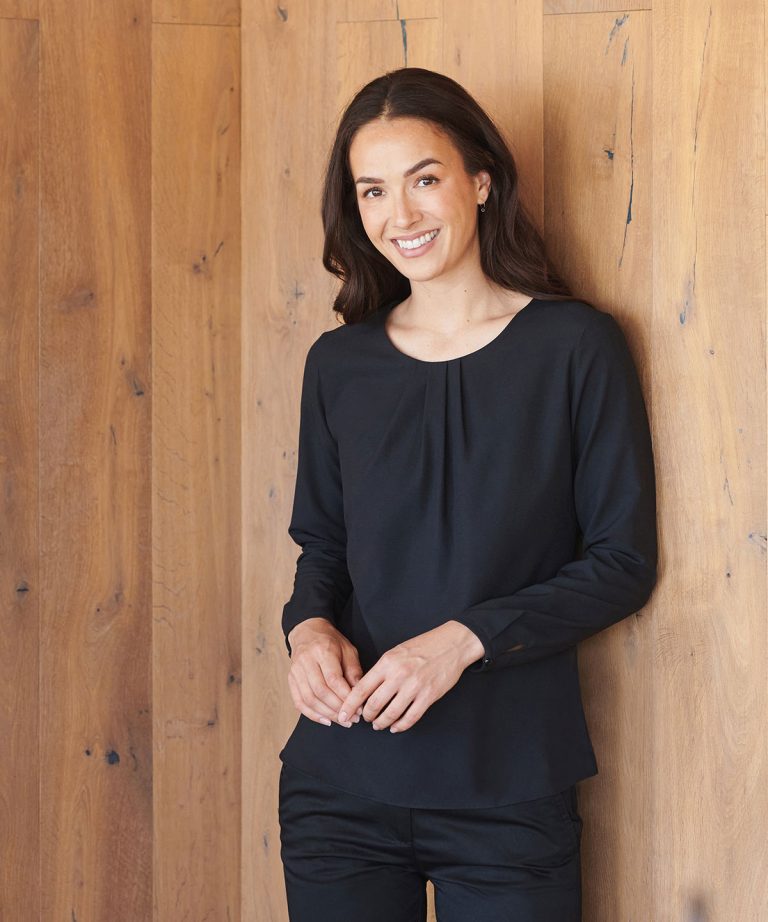 Women's pleat front long sleeve blouse